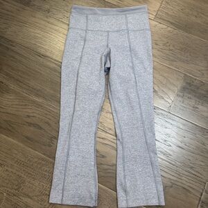 Lululemon‎ Size 4 Gray Crop Leggings Floral Waistband Groove Crop Yoga Pants